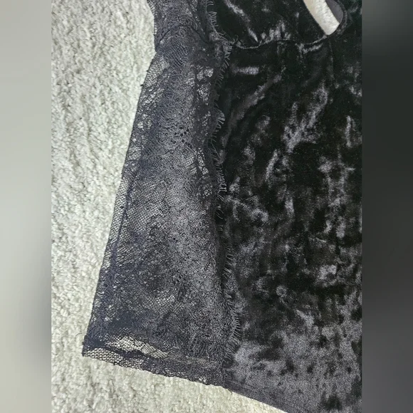 CHELSEA28 NORDSTROM Velvet & Lace Halter Bodysuit | SZ L - Picture 8 of 12